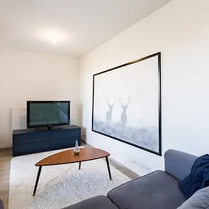 Appartement Le Rio, Avec Terrasse & Parking, Rennes